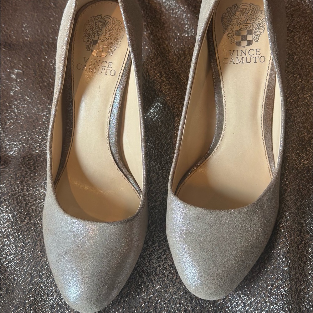 Vince Camuto Women's Janetta 8.5 pewter sparkle heels